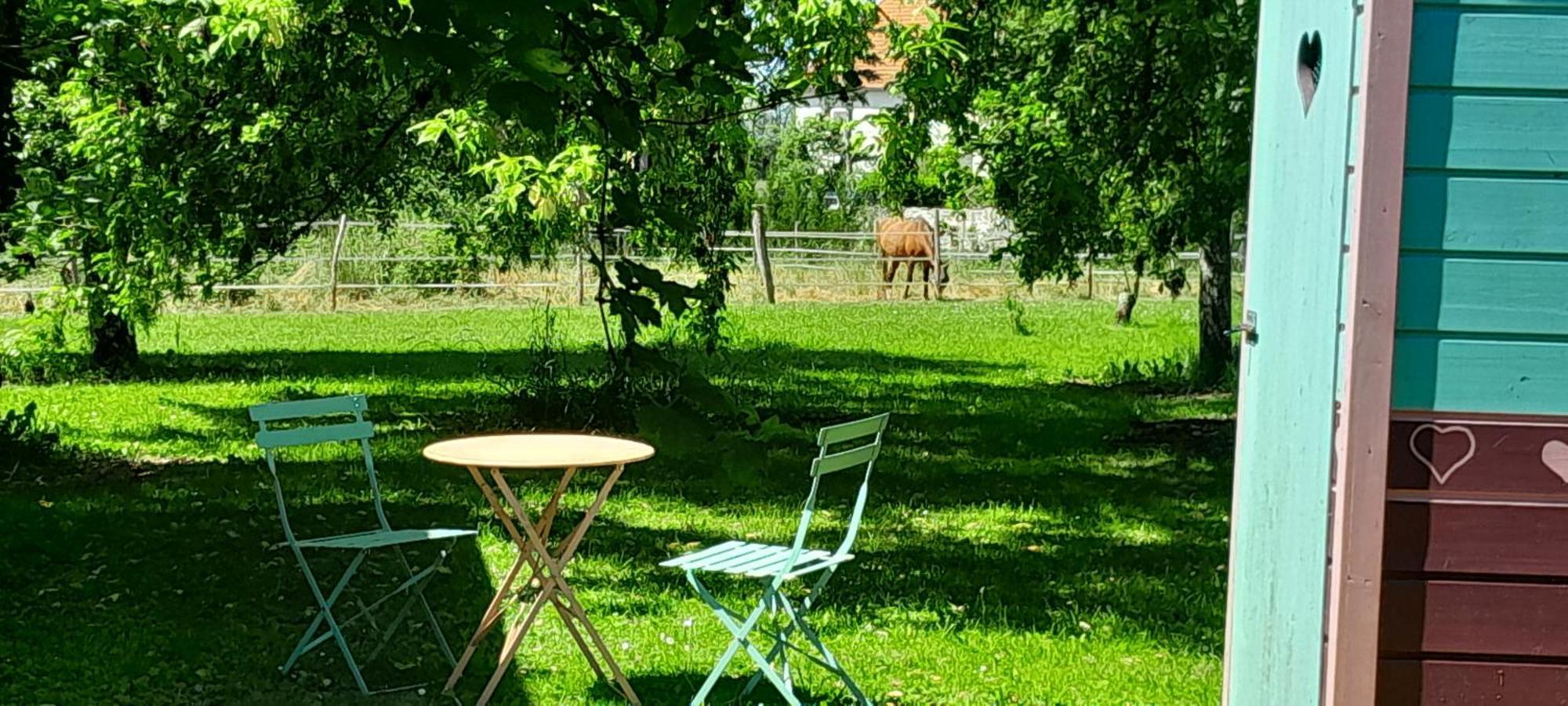 Les Roulottes Hotel Pouilly-sur-Vingeanne Buitenkant foto